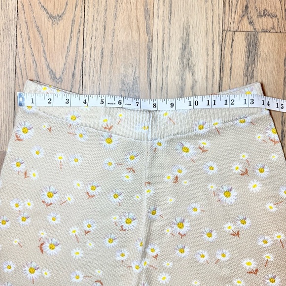 Papaya Women’s Knit Daisy Print Polyester Shorts Size Medium - Picture 8 of 9